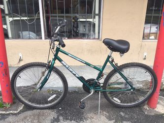 Huffy Diablo Canyon 22 15 Speed Index Mountain Bike for Sale in Marietta GA OfferUp