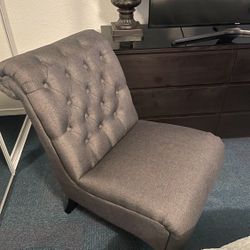 Tufted Gray Fabric Chair 