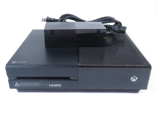 XBOX ONE 500GB + AUTHENTIC RED CONTROLLER + Samsung 32" TV