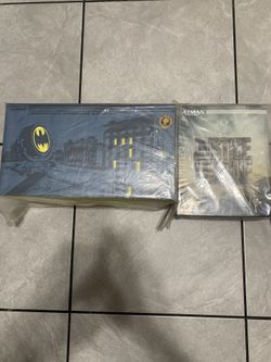 Mezco One 12 Batman And Commissioner Gordon Brand New !!!!