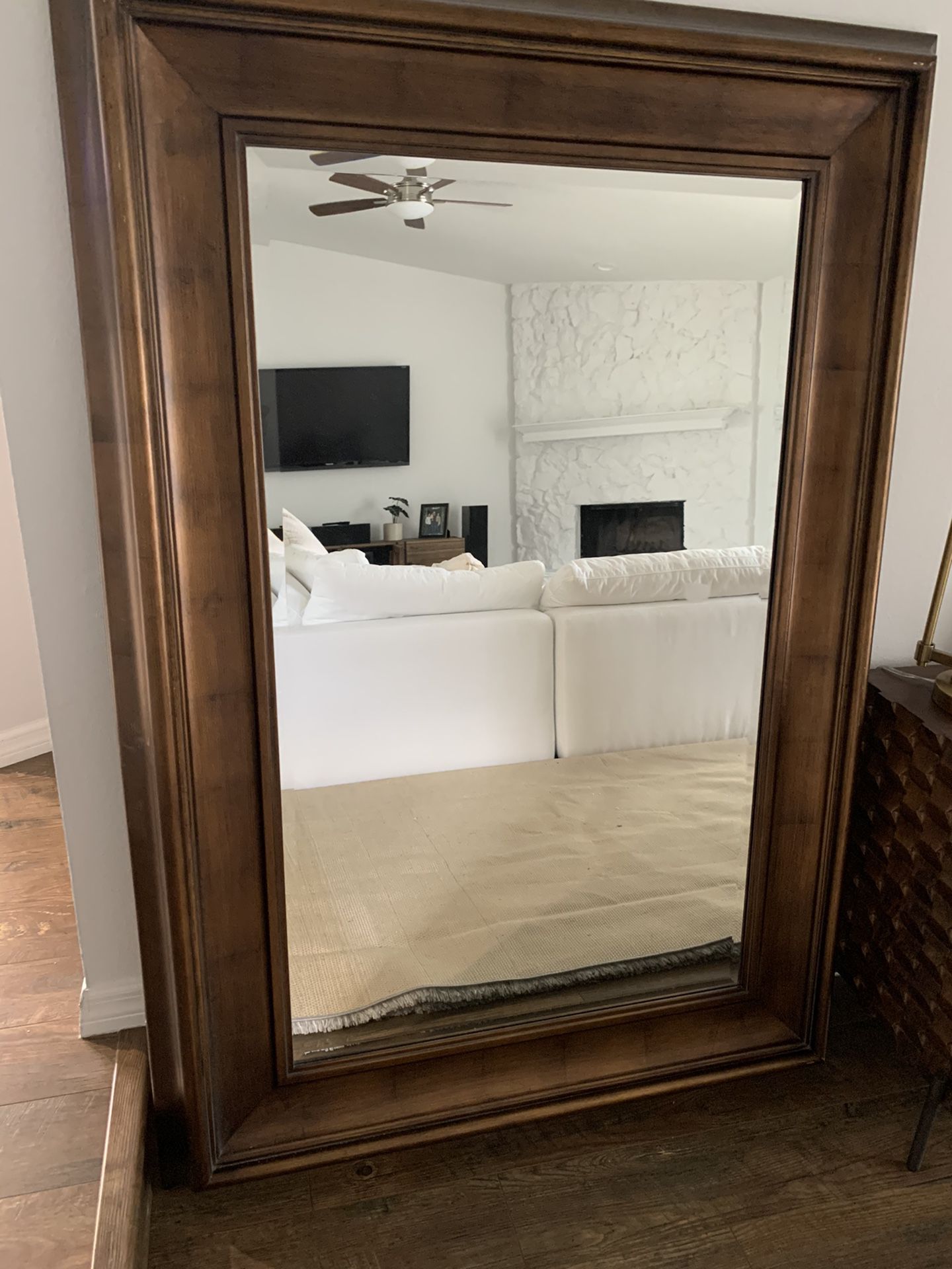 Floor or wall mirror
