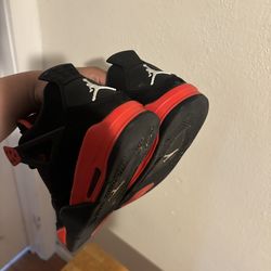 Jordan 4s red thunders size 7