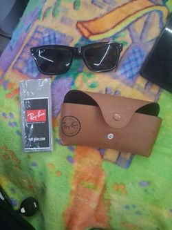 Ray-Ban polarized Sunglasses with Case