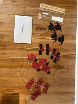32 Piece Graduation Centerpiece Decoration