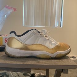 Jordan 11 Gold