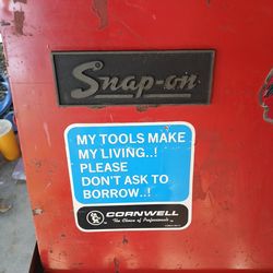 Snap-on tool box with key
