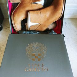 VINCE CAMUTO Leather Boot