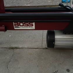 Boss Industrial 7- Ton 13.5  Amp Horizontal Electric Log Splitter 