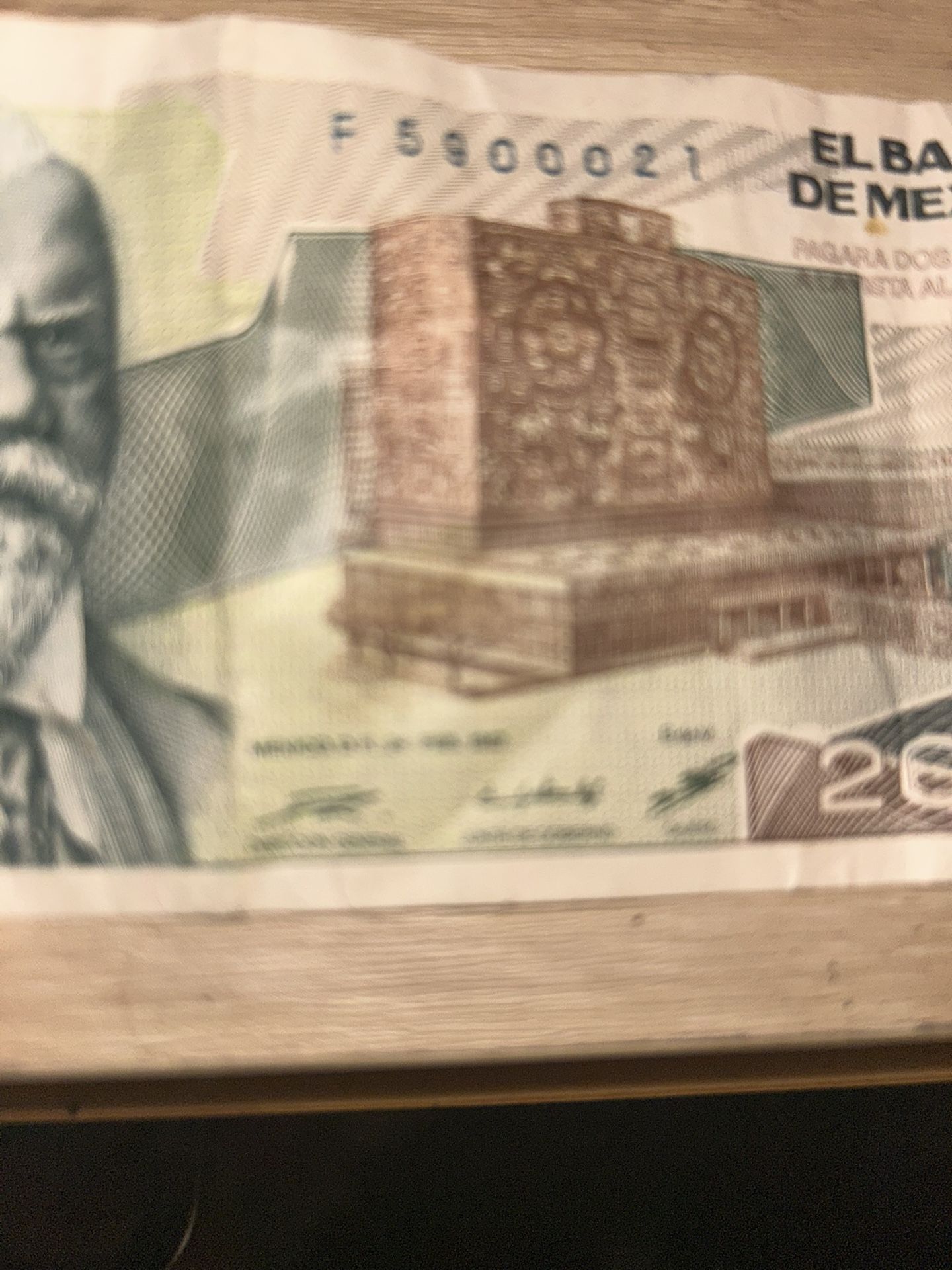 2000 Mexican pesos