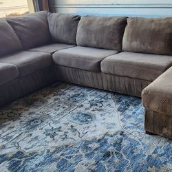 Large Micorfiber Sectional Couch + FREE DELIVERY