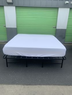 KING PLATFORM FOAM BED.