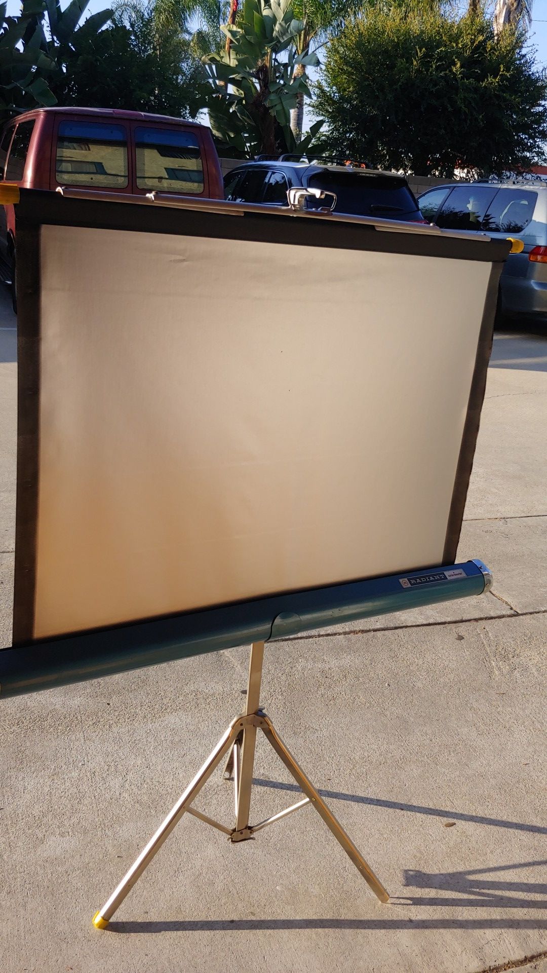 Vintage Projector Green Screen Radiant Colormaster 40" x 40" Portable Movie