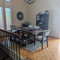 6 Seater Dining Table For SALE