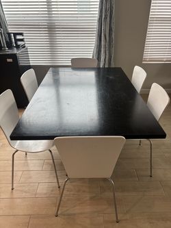 Kitchen table with 6 chairs