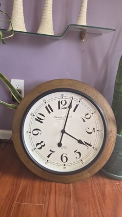 Sterling & Noble Mfg No 9 Wall Clock Wood Frame