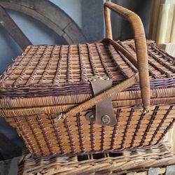Wicker Picnic Basket 