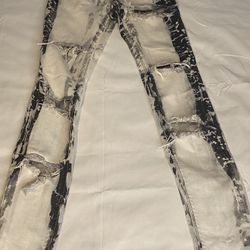 Woman High-Rise  Skinny Jeans by Silence & Noise. L 32 W 24