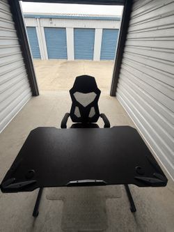 Gaming Desk x Chair x Floor Mat Setup