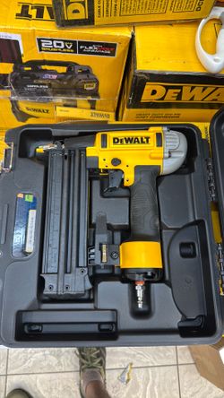 Dewalt 18 ga air Brad nailer