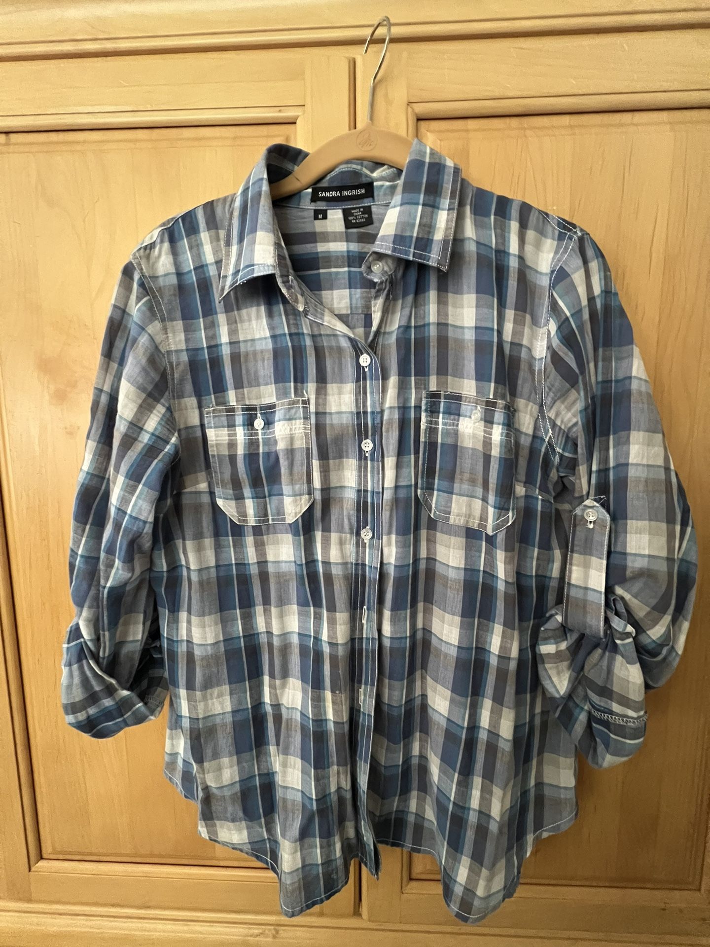 Women’s Plaid Shirt Size medium