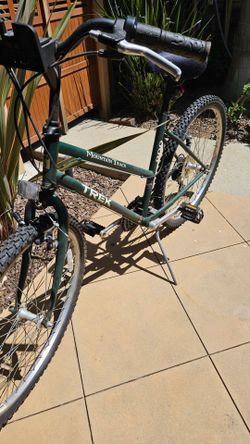 Women's Trek bike