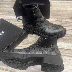 new coach boots size seven