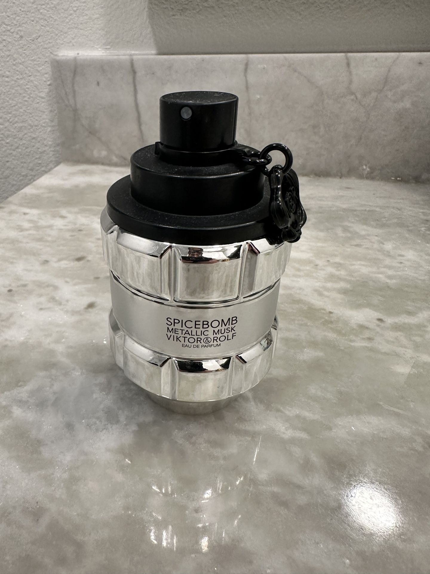 Viktor & Rolf Spicebomb Metallic Musk