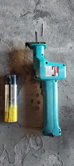 Makita 4390D 