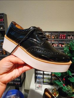 Womes Shoes Size 7