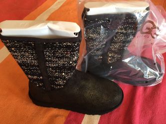 Ugg women's size 5/35 NEW