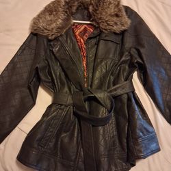 Ladies Faux Leather Jacket With Detachable Fur Collar