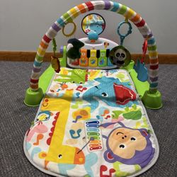 Fisher-Price Deluxe Kick & Play Piano Gym