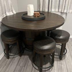 Barrel Dining Room Table And 5 Chairs 