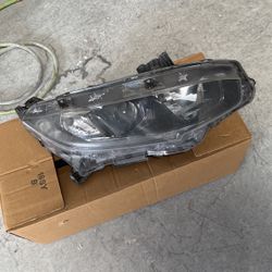 2016 -2020 Civic Right Pasenger Side Headlight . Out Of A 2020 Civic Hatchback