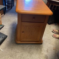 End table with wheels