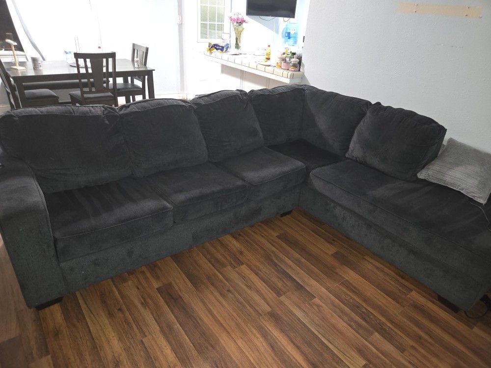 Altari 2 Piece Sectional With Sleeper