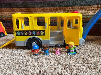 Little People Big Yellow Bus Musical Pull Along Vehicule