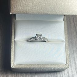10k Natural Approx 1/2 Ct Diamond Ring