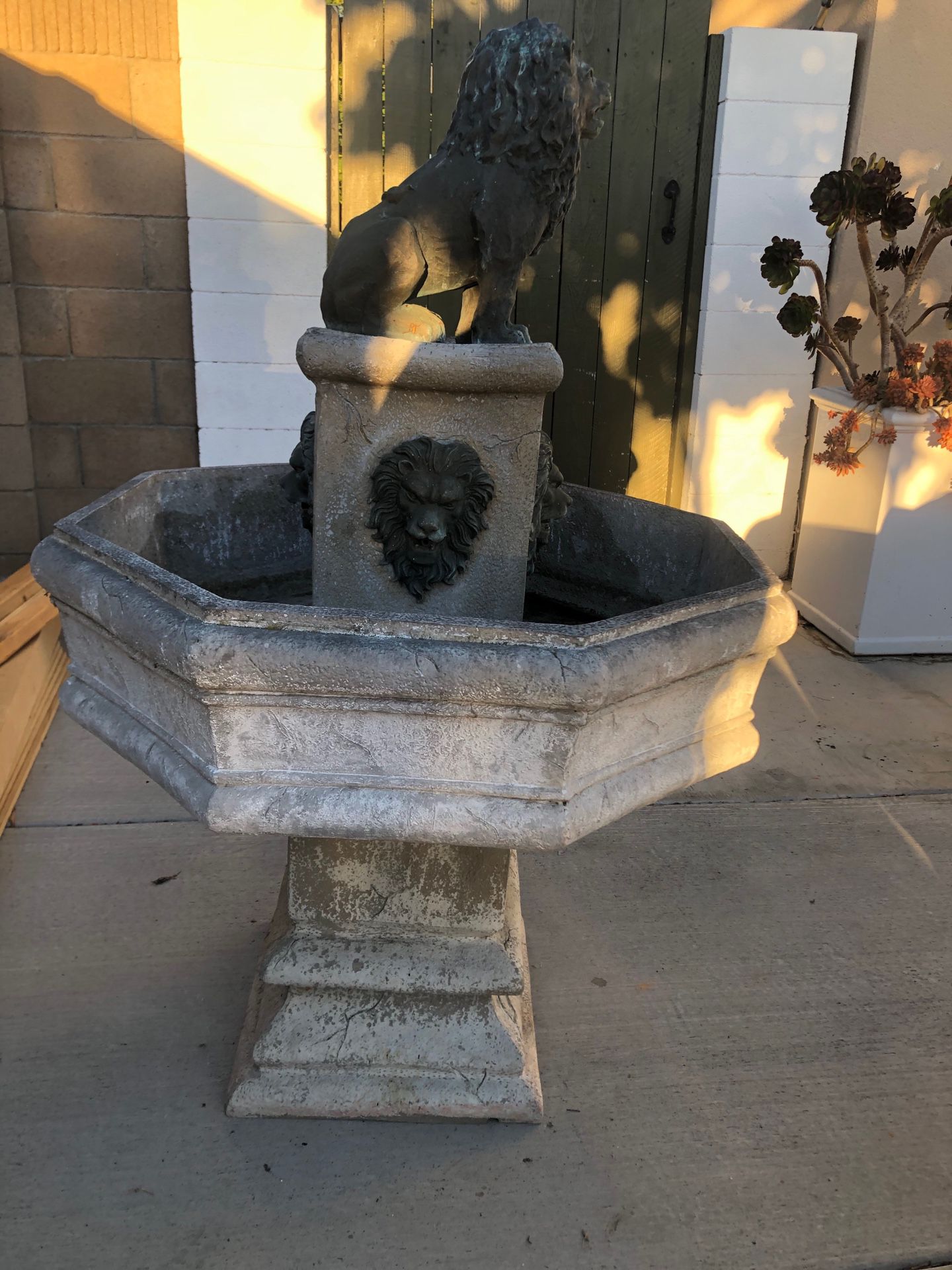 Awesome Fountain ⛲️ $275 OBO
