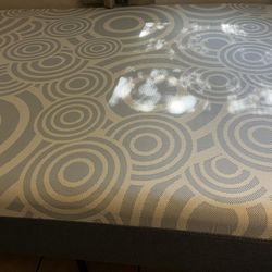 Matress Serta