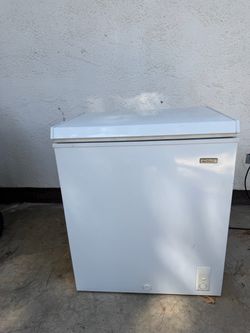 Chest freezer