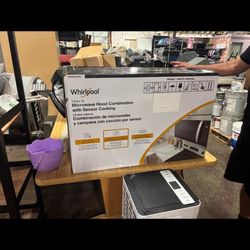 Whirl Pool Brand New Microwave 