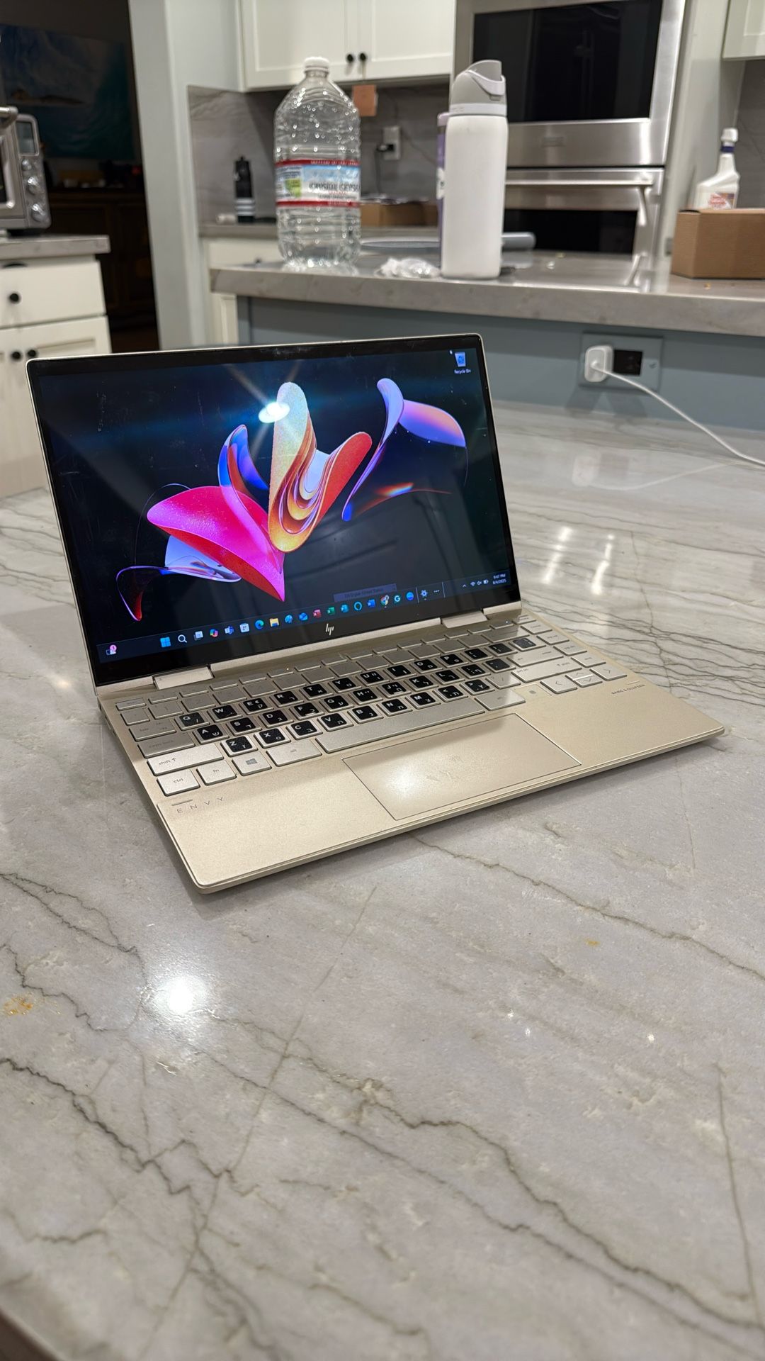 HP Envy X360 13m-bd0xxx  - i7 2.8GHz 8 Mb RAM, 512 Gb SSD