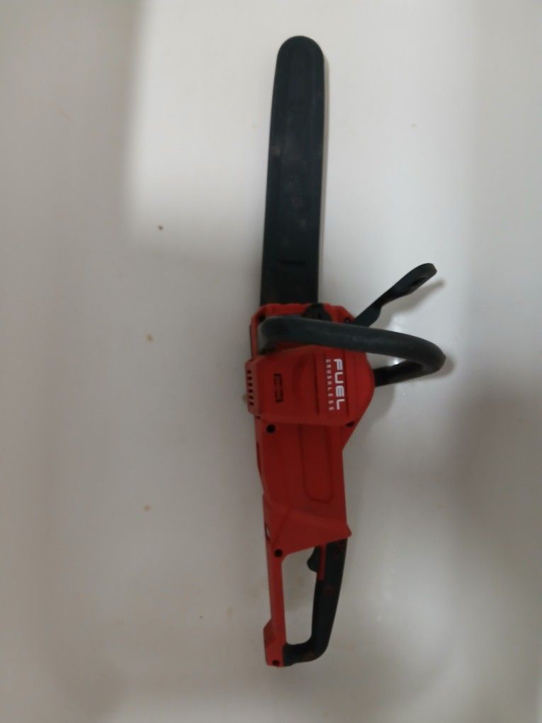 Milwaukee Chain Saw