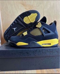 Air Jordan 4 Retro Thunder 2023 DH6927-017 Men’s Size 11 Brand New