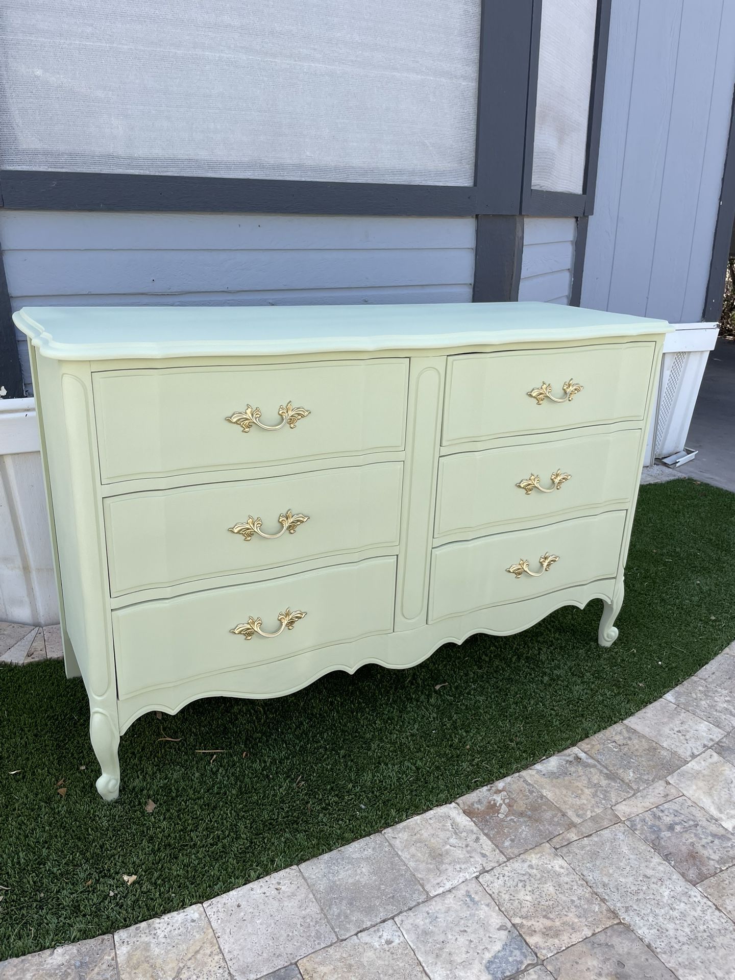 Vintage Dixie French Provincial Dresser