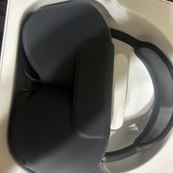 AirPod Maxes 