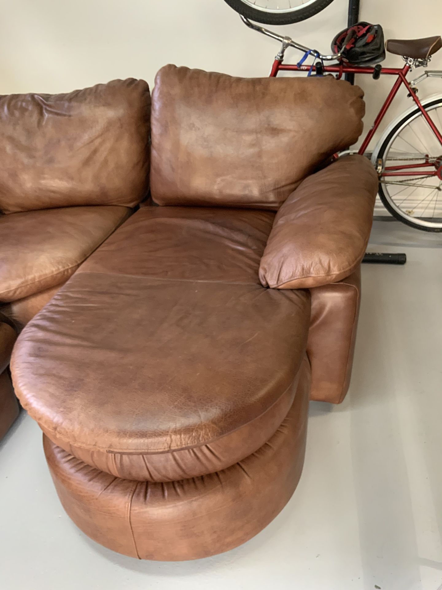 Couch — sectional — leather