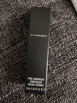 NIB MAC Cosmetics Pro longwear Concealer NC25