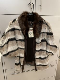 Brand New European Cape/fur Jacket. With Fashion Long Gloves